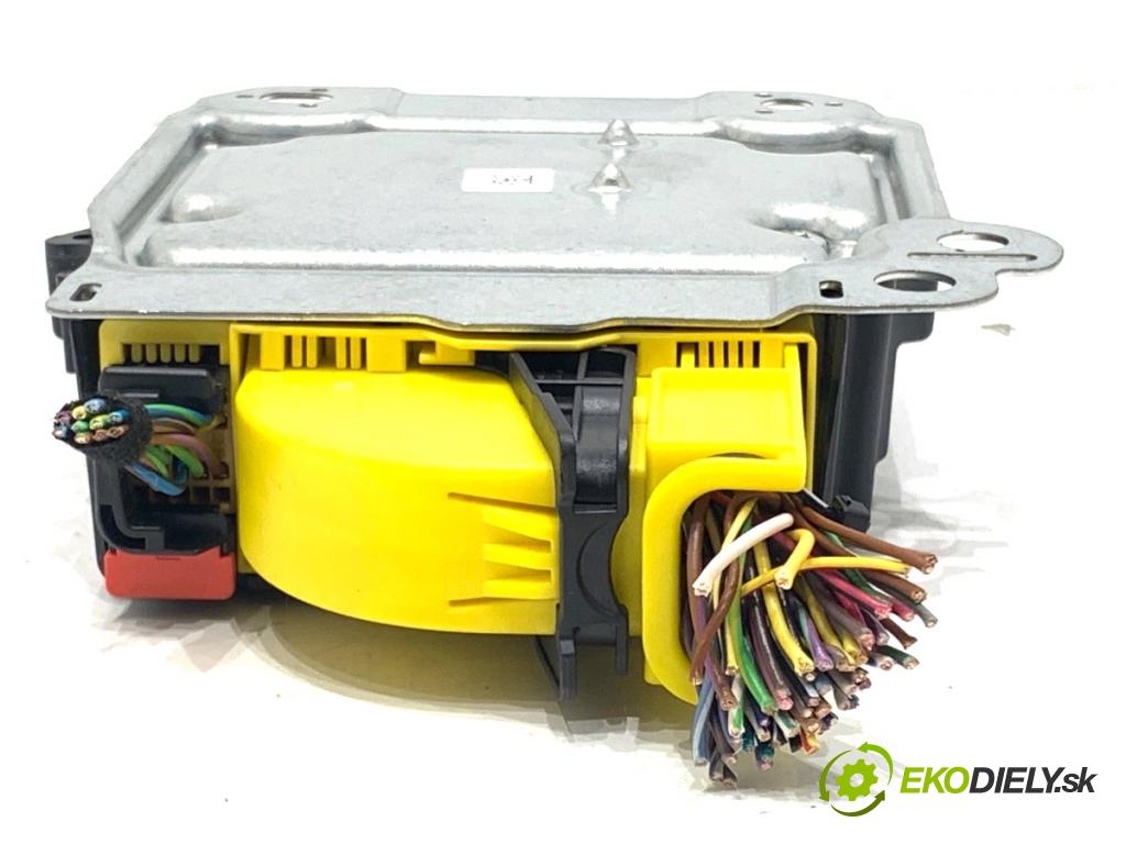 MERCEDES-BENZ W166 SUV 2013 190 kW ML 350 BlueTEC 4-matic (166.024) 2987 senzor airbag A1669001709 (Snímač)