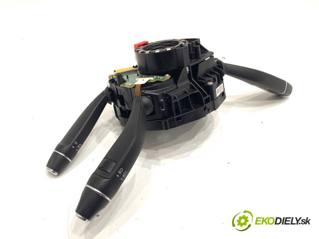 MERCEDES-BENZ W166 SUV 2013 190 kW ML 350 BlueTEC 4-matic (166.024) 2987 Prepínač kombinovaný  (Prepínacie páčky pod volantom)