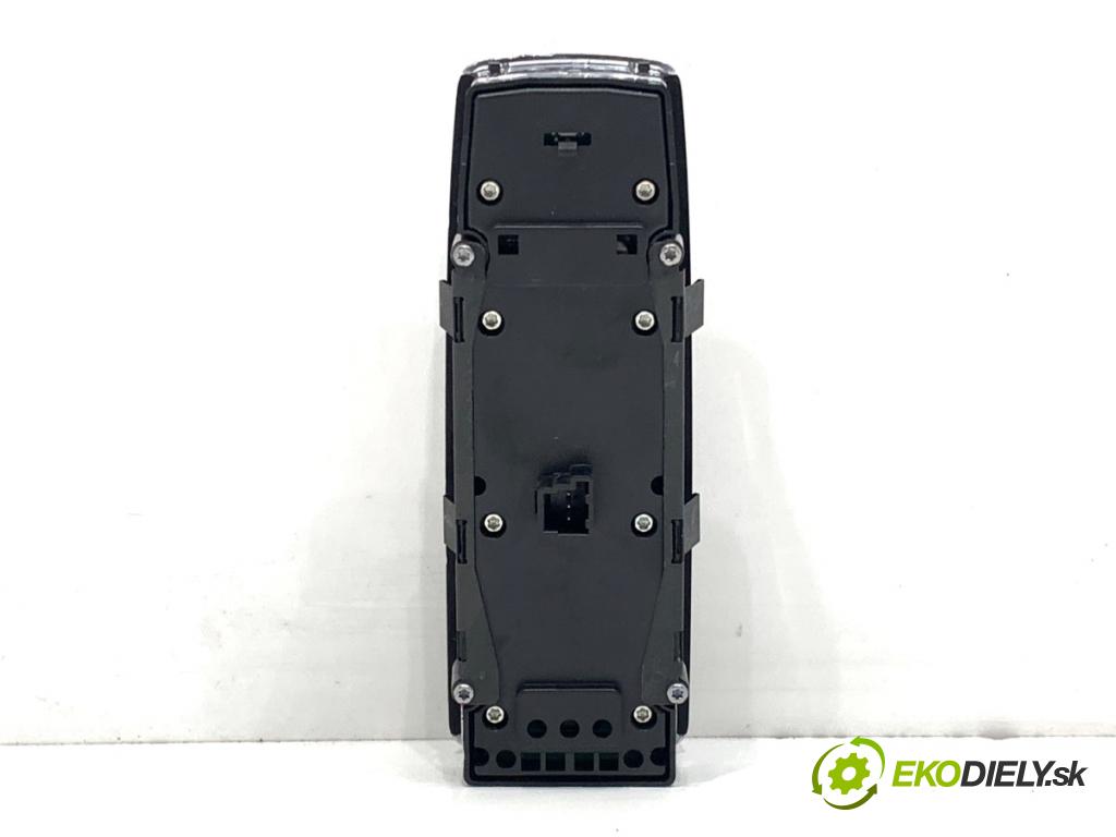 MERCEDES-BENZ W166 SUV 2013 190 kW ML 350 BlueTEC 4-matic (166.024) 2987 Prepínač okien A1669054400 (Prepínacie páčky pod volantom)