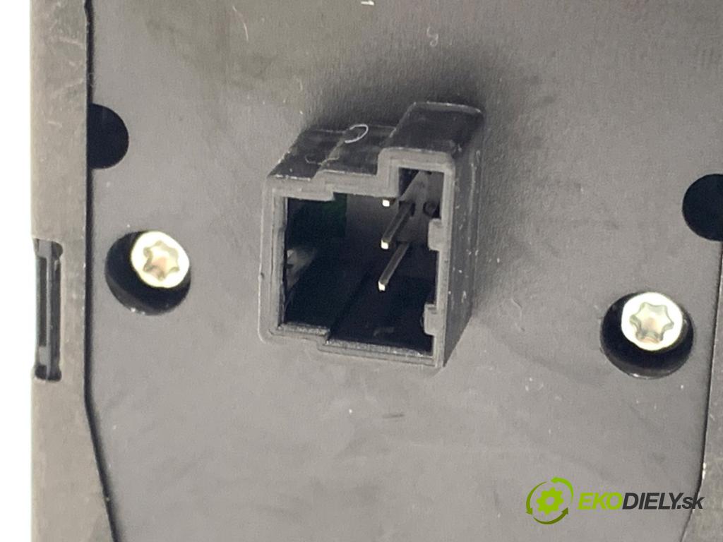 MERCEDES-BENZ W166 SUV 2013 190 kW ML 350 BlueTEC 4-matic (166.024) 2987 Prepínač okien A1669054400 (Prepínacie páčky pod volantom)