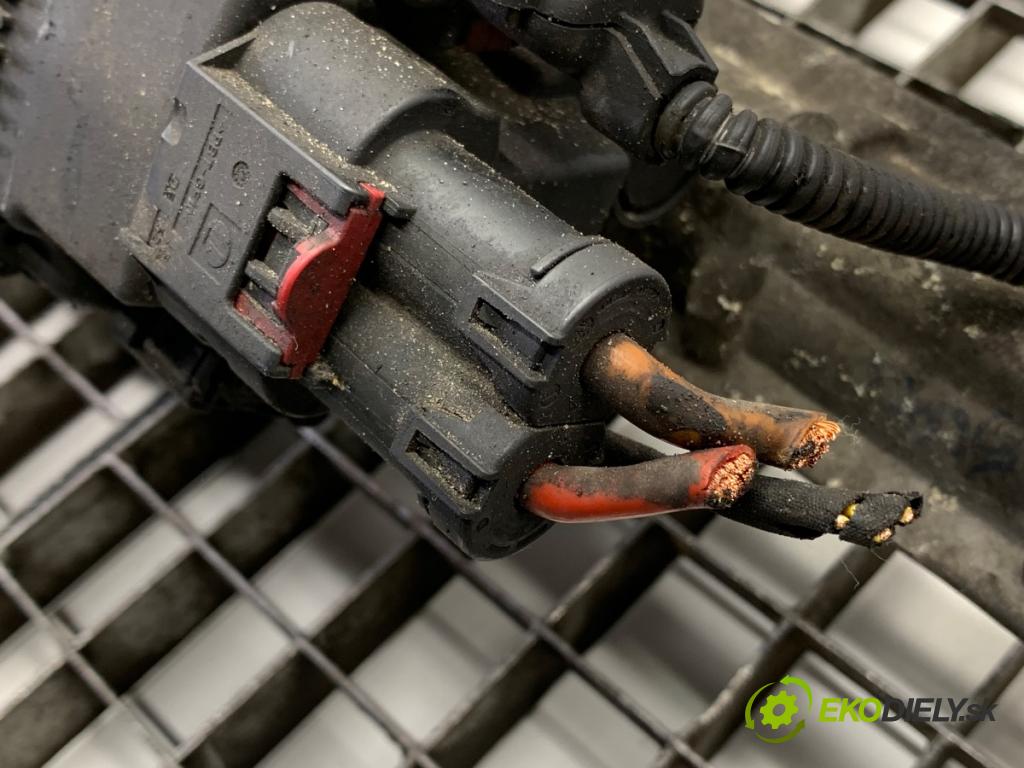 MERCEDES-BENZ W166 SUV 2013 190 kW ML 350 BlueTEC 4-matic (166.024) 2987 řízení volantu řízení 1664604200