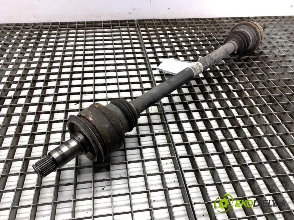 MERCEDES-BENZ W166 SUV 2013 190 kW ML 350 BlueTEC 4-matic (166.024) 2987 poloos levý zadní část A1663501110