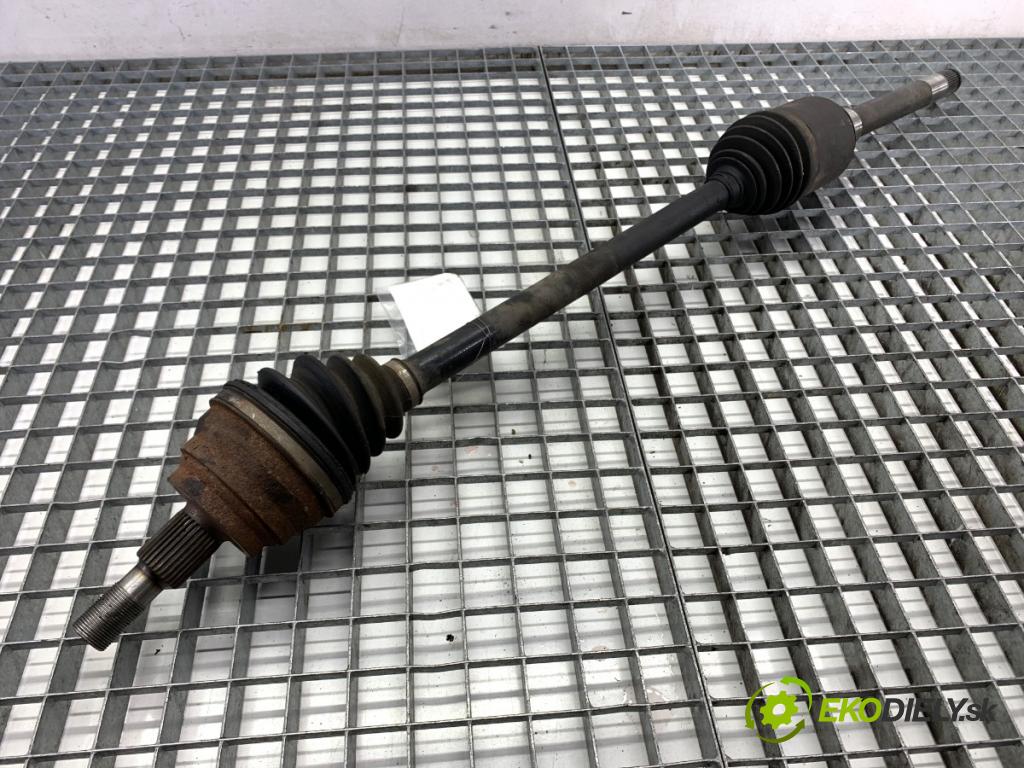 MERCEDES-BENZ W166 SUV 2013 190 kW ML 350 BlueTEC 4-matic (166.024) 2987 poloos pravý přední část