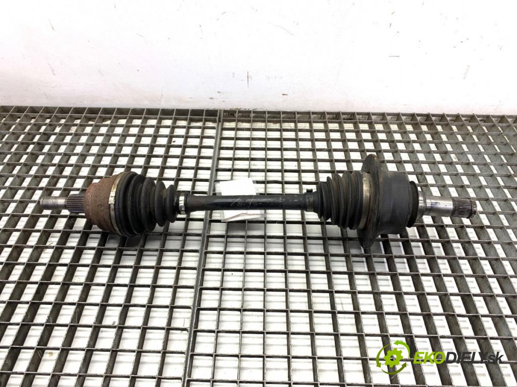 MERCEDES-BENZ W166 SUV 2013 190 kW ML 350 BlueTEC 4-matic (166.024) 2987 poloos levý přední část 