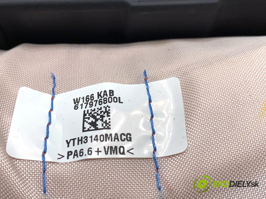 MERCEDES-BENZ W166 SUV 2013 190 kW ML 350 BlueTEC 4-matic (166.024) 2987 AirBag koleno: 1668600102