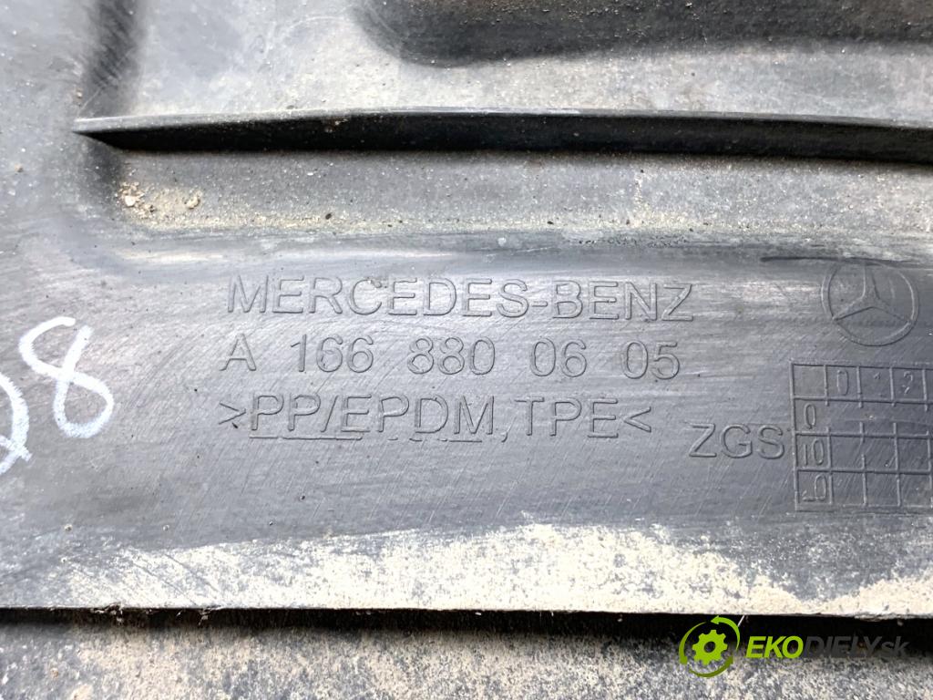 MERCEDES-BENZ W166 SUV 2013 190 kW ML 350 BlueTEC 4-matic (166.024) 2987 podblatník pravy predný A1668800605