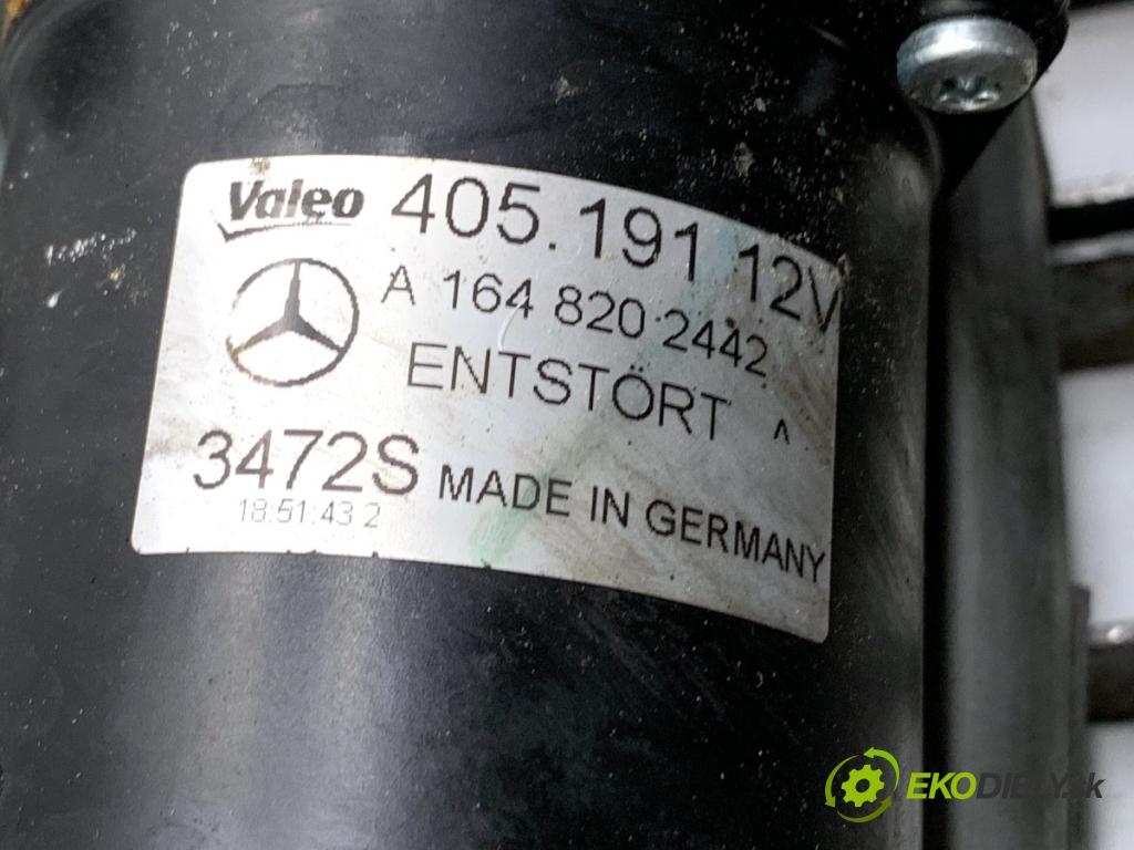 MERCEDES-BENZ W166 SUV 2013 190 kW ML 350 BlueTEC 4-matic (166.024) 2987 Mechanizmus stieračov predný A1648202442 (Motorček stieračov predný)