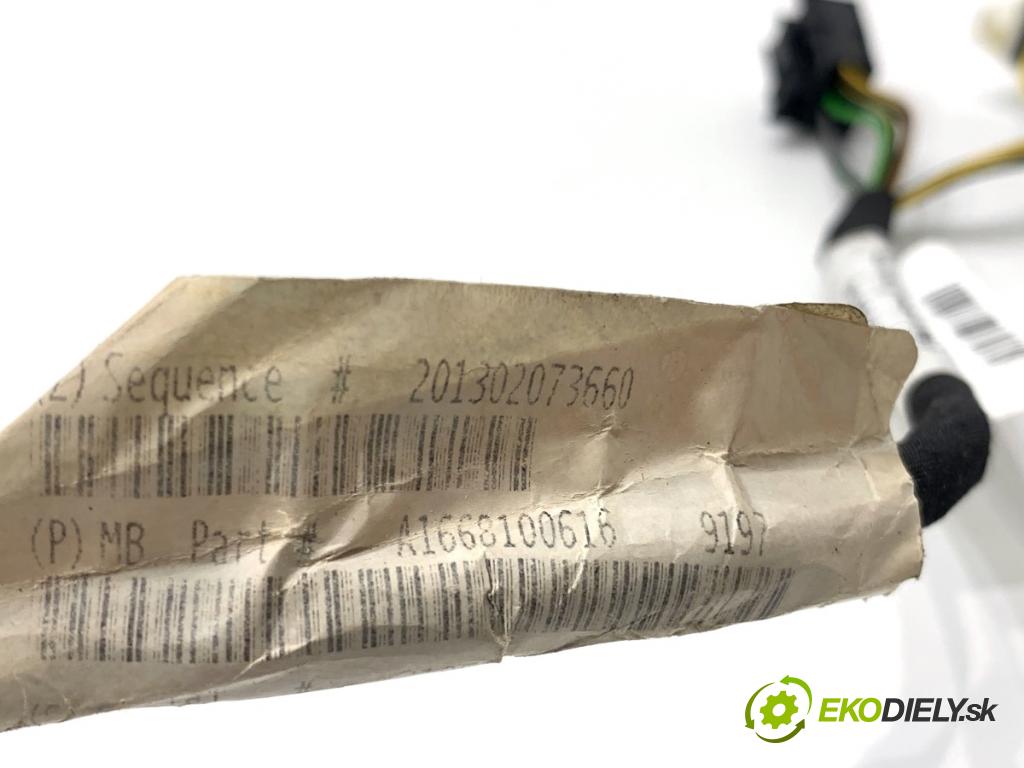 MERCEDES-BENZ W166 SUV 2013 190 kW ML 350 BlueTEC 4-matic (166.024) 2987 zpětné zrcátko pravý