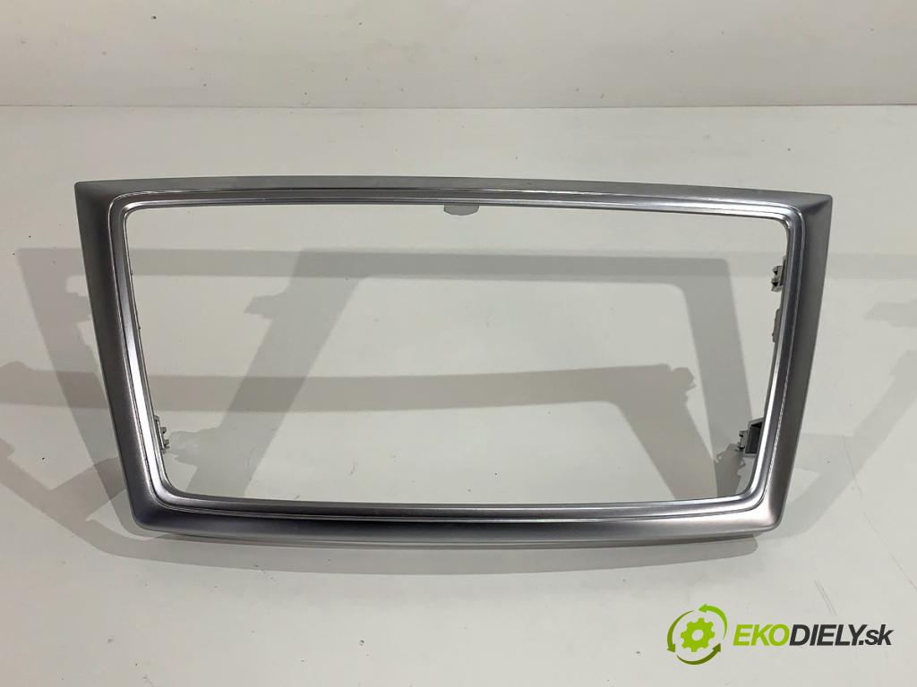 MERCEDES-BENZ W166 SUV 2013 190 kW ML 350 BlueTEC 4-matic (166.024) 2987 lišty kryt A1666800317 (Lišta)