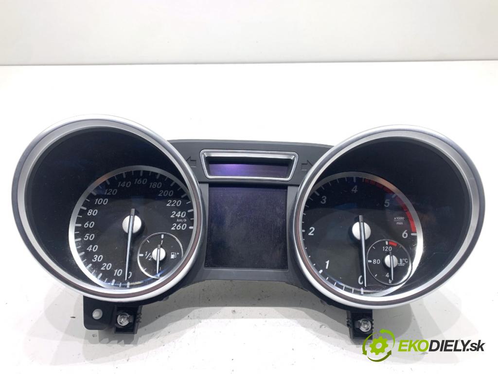 MERCEDES-BENZ W166 SUV 2013 190 kW ML 350 BlueTEC 4-matic (166.024) 2987 prístrojovka A1669003606 (Přístrojová deska)