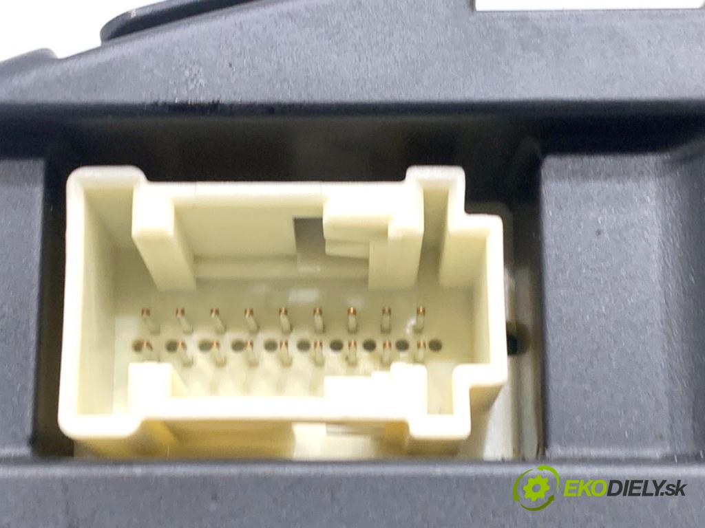 MERCEDES-BENZ W166 SUV 2013 190 kW ML 350 BlueTEC 4-matic (166.024) 2987 Prístrojovka A1669003606 (Prístrojová doska)