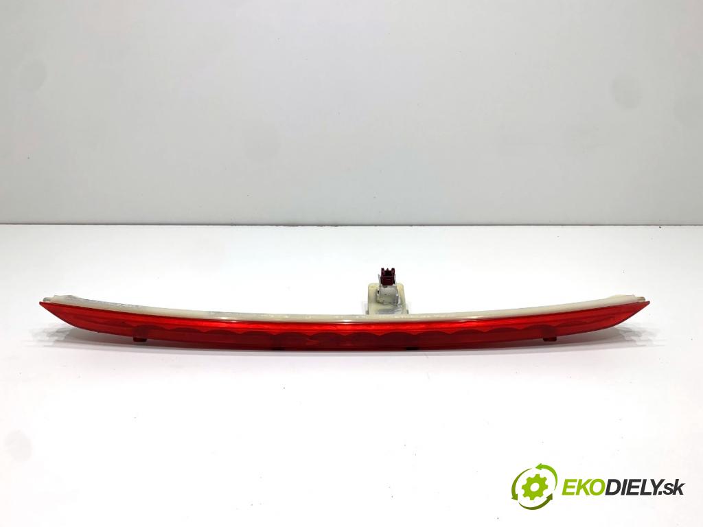 MERCEDES-BENZ W166 SUV 2013 190 kW ML 350 BlueTEC 4-matic (166.024) 2987 světlo brzdových světel A1668200056