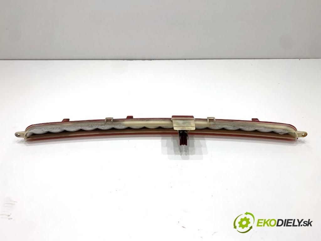 MERCEDES-BENZ W166 SUV 2013 190 kW ML 350 BlueTEC 4-matic (166.024) 2987 světlo brzdových světel A1668200056