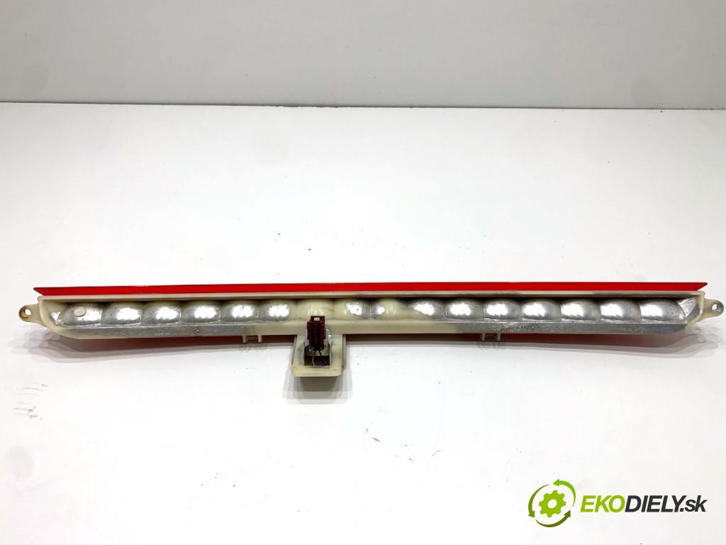 MERCEDES-BENZ W166 SUV 2013 190 kW ML 350 BlueTEC 4-matic (166.024) 2987 světlo brzdových světel A1668200056