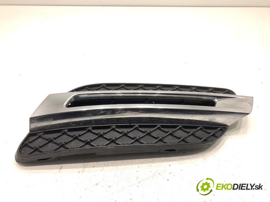 MERCEDES-BENZ W166 SUV 2013 190 kW ML 350 BlueTEC 4-matic (166.024) 2987 mří nárazníka pravý přední část A1668800824