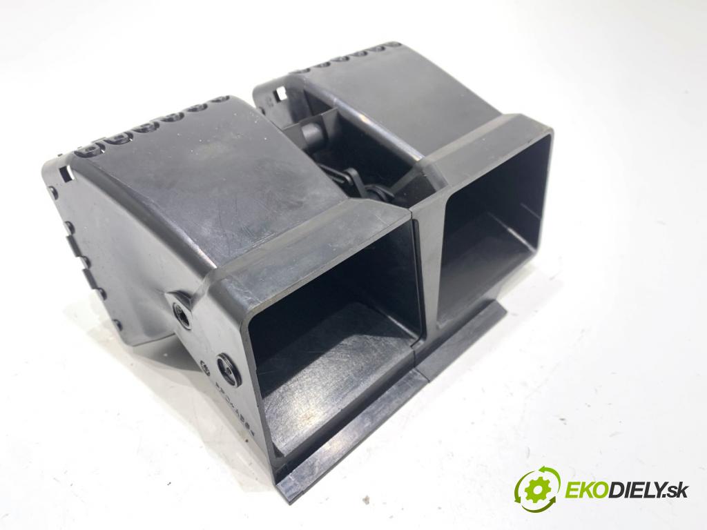 MERCEDES-BENZ W166 SUV 2013 190 kW ML 350 BlueTEC 4-matic (166.024) 2987 mří topení zadní část A1668300554