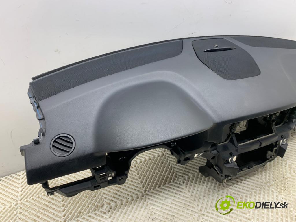 MERCEDES-BENZ W166 SUV 2013 190 kW ML 350 BlueTEC 4-matic (166.024) 2987 palubní doska POLŠTÁŘ: spolujezdce 1668600302