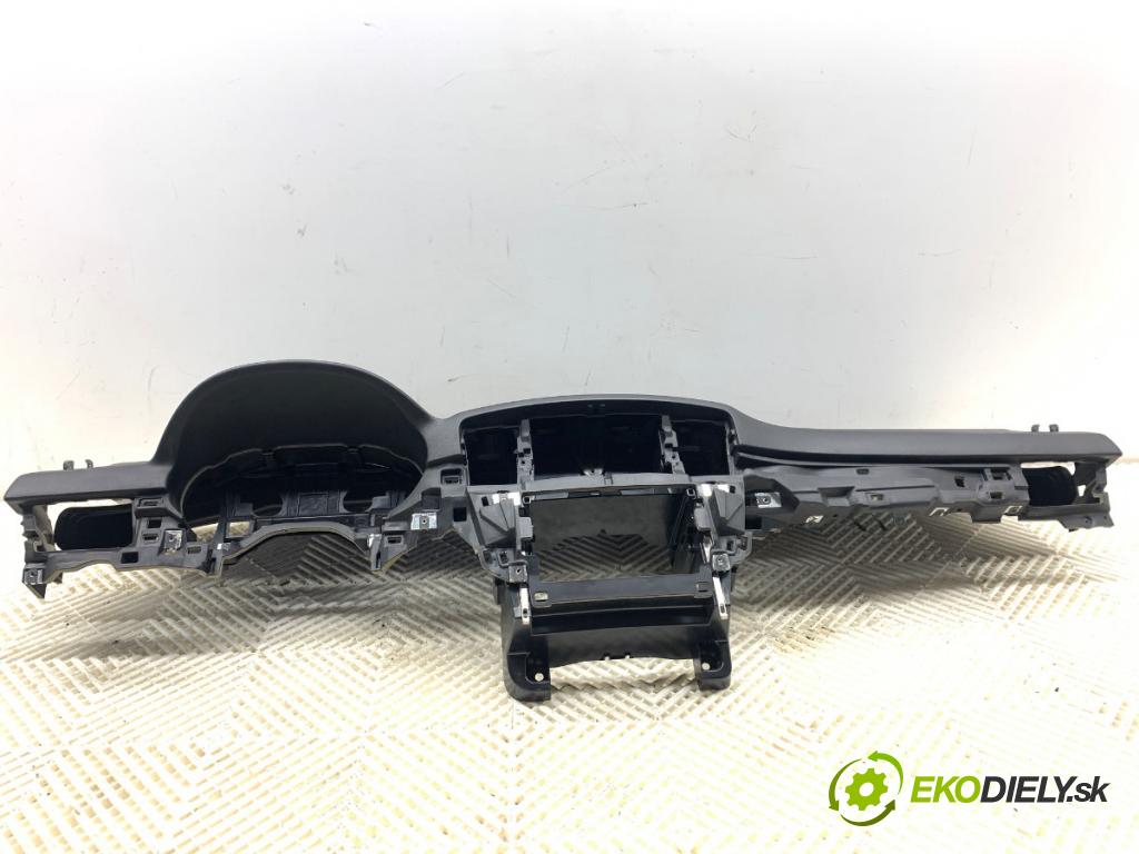 MERCEDES-BENZ W166 SUV 2013 190 kW ML 350 BlueTEC 4-matic (166.024) 2987 palubní doska POLŠTÁŘ: spolujezdce 1668600302