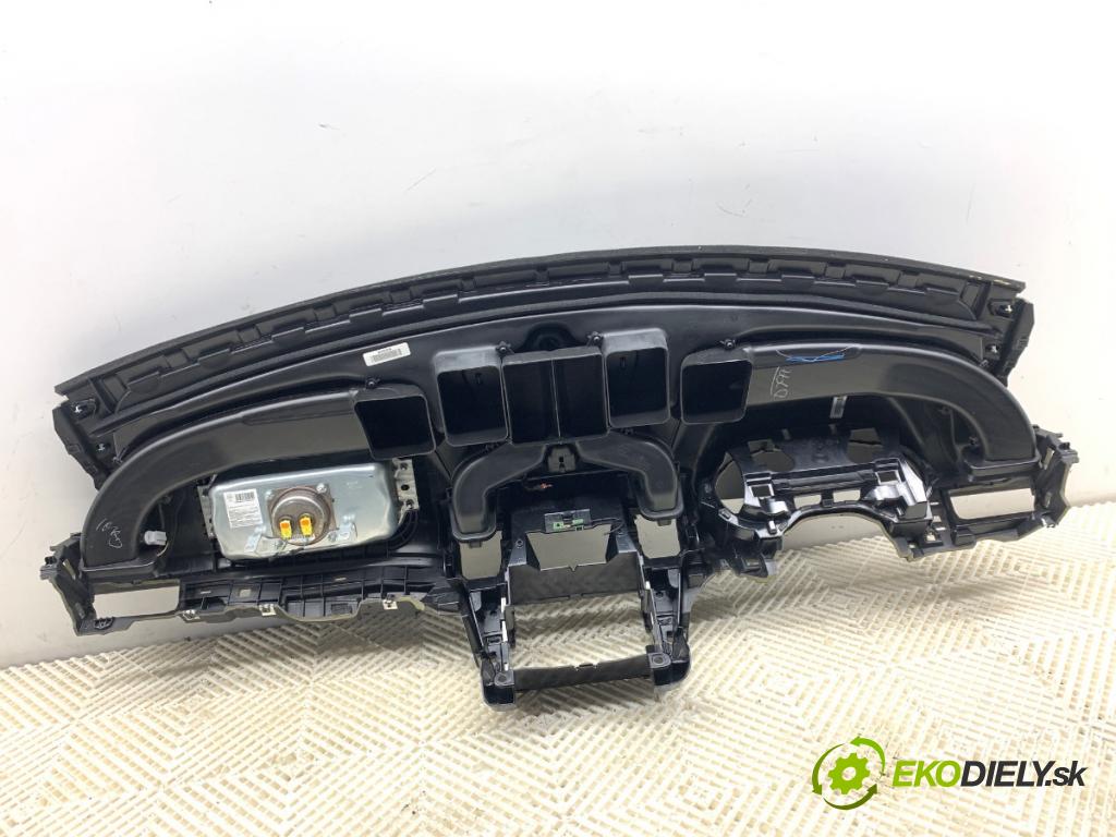 MERCEDES-BENZ W166 SUV 2013 190 kW ML 350 BlueTEC 4-matic (166.024) 2987 palubní doska POLŠTÁŘ: spolujezdce 1668600302