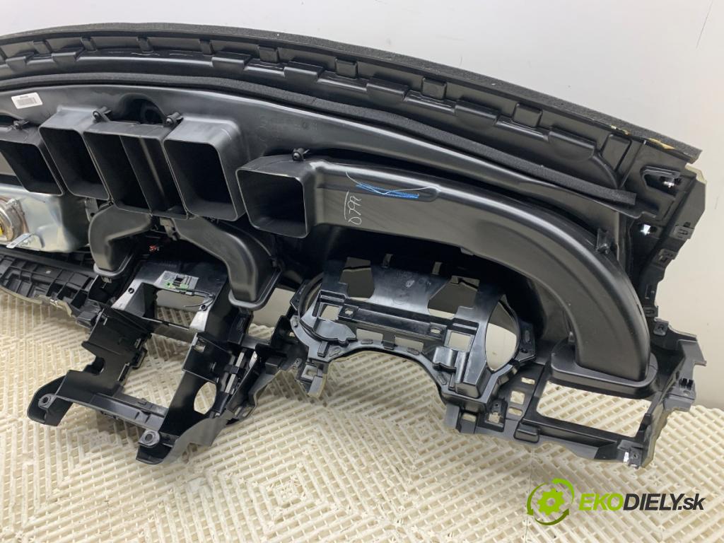 MERCEDES-BENZ W166 SUV 2013 190 kW ML 350 BlueTEC 4-matic (166.024) 2987 palubní doska POLŠTÁŘ: spolujezdce 1668600302