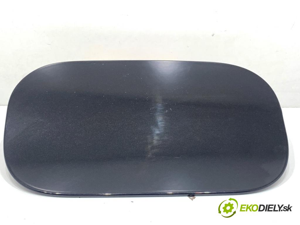 MERCEDES-BENZ W166 SUV 2013 190 kW ML 350 BlueTEC 4-matic (166.024) 2987 Dvierka nádrže paliva  (Kľučka dverí ostatné)