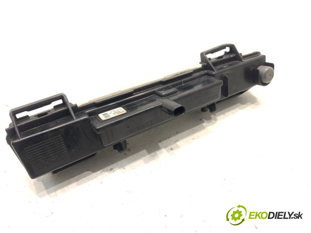 MERCEDES-BENZ W166 SUV 2013 190 kW ML 350 BlueTEC 4-matic (166.024) 2987 Hmlové svetlo, hmlovka pravy predný