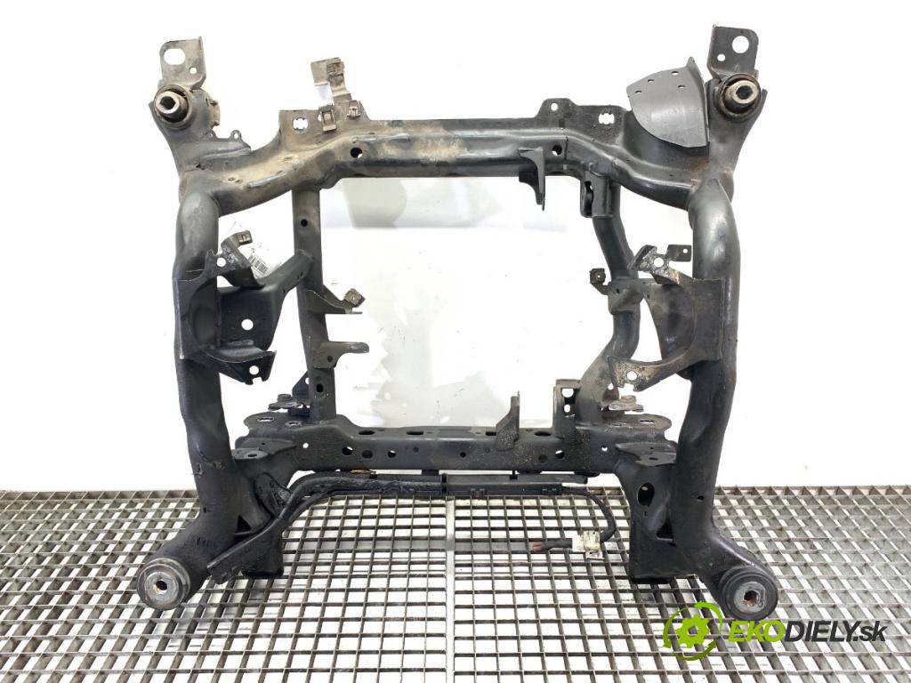 MERCEDES-BENZ W166 SUV 2013 190 kW ML 350 BlueTEC 4-matic (166.024) 2987 výztuha pod motor  (Přední výztuha)