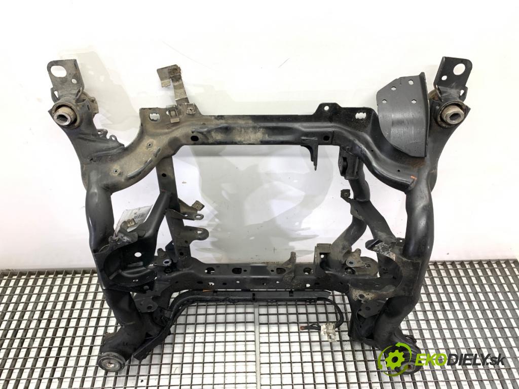 MERCEDES-BENZ W166 SUV 2013 190 kW ML 350 BlueTEC 4-matic (166.024) 2987 výztuha pod motor  (Přední výztuha)