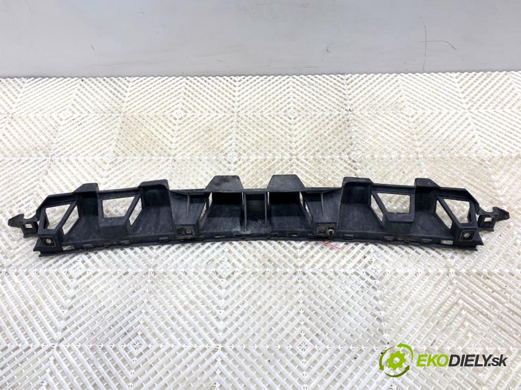 MERCEDES-BENZ W166 SUV 2013 190 kW ML 350 BlueTEC 4-matic (166.024) 2987 úchyt nárazníka zadní část středový A1668850165