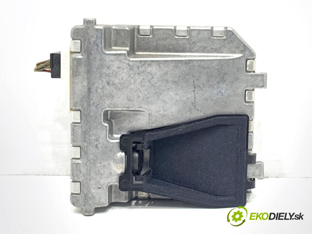 MERCEDES-BENZ W166 SUV 2013 190 kW ML 350 BlueTEC 4-matic (166.024) 2987 KAMERA okna prednej A0009050438