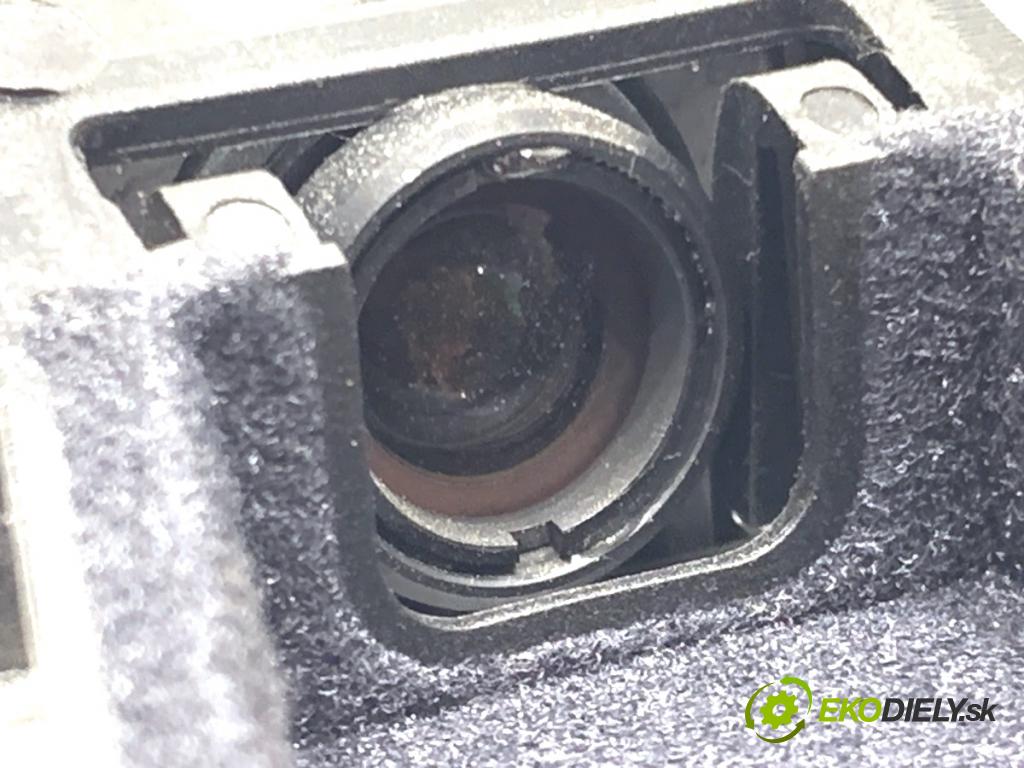 MERCEDES-BENZ W166 SUV 2013 190 kW ML 350 BlueTEC 4-matic (166.024) 2987 KAMERA okna prednej A0009050438