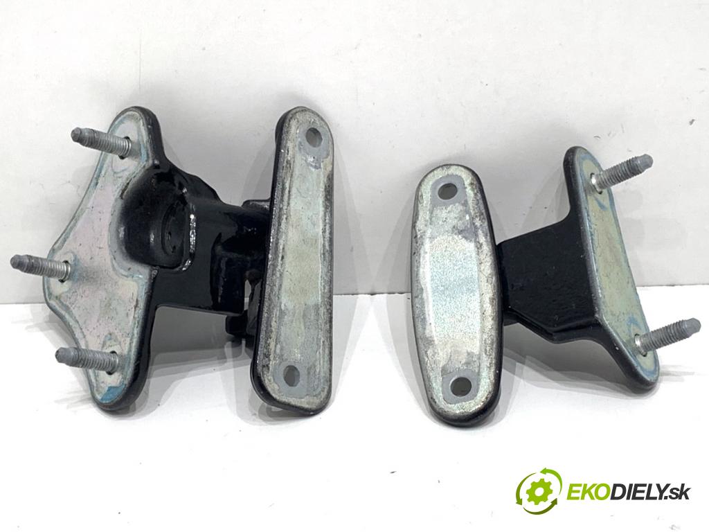 MERCEDES-BENZ W166 SUV 2013 190 kW ML 350 BlueTEC 4-matic (166.024) 2987 závesky Dvere zad ľave 