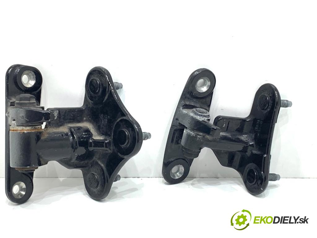 MERCEDES-BENZ W166 SUV 2013 190 kW ML 350 BlueTEC 4-matic (166.024) 2987 závesky Dvere zad pravé 