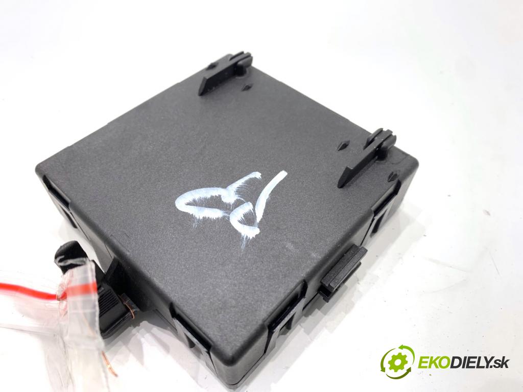 MERCEDES-BENZ W166 SUV 2013 190 kW ML 350 BlueTEC 4-matic (166.024) 2987 modul dveře přední část pravý A1669006005