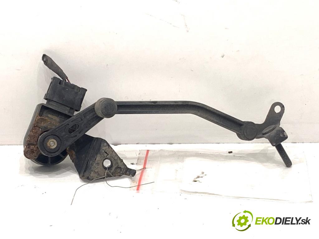 MERCEDES-BENZ W166 SUV 2013 190 kW ML 350 BlueTEC 4-matic (166.024) 2987 Snímač XENON pravy predný A0045429918