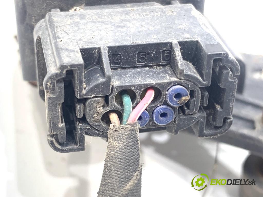 MERCEDES-BENZ W166 SUV 2013 190 kW ML 350 BlueTEC 4-matic (166.024) 2987 Snímač XENON pravy predný A0045429918