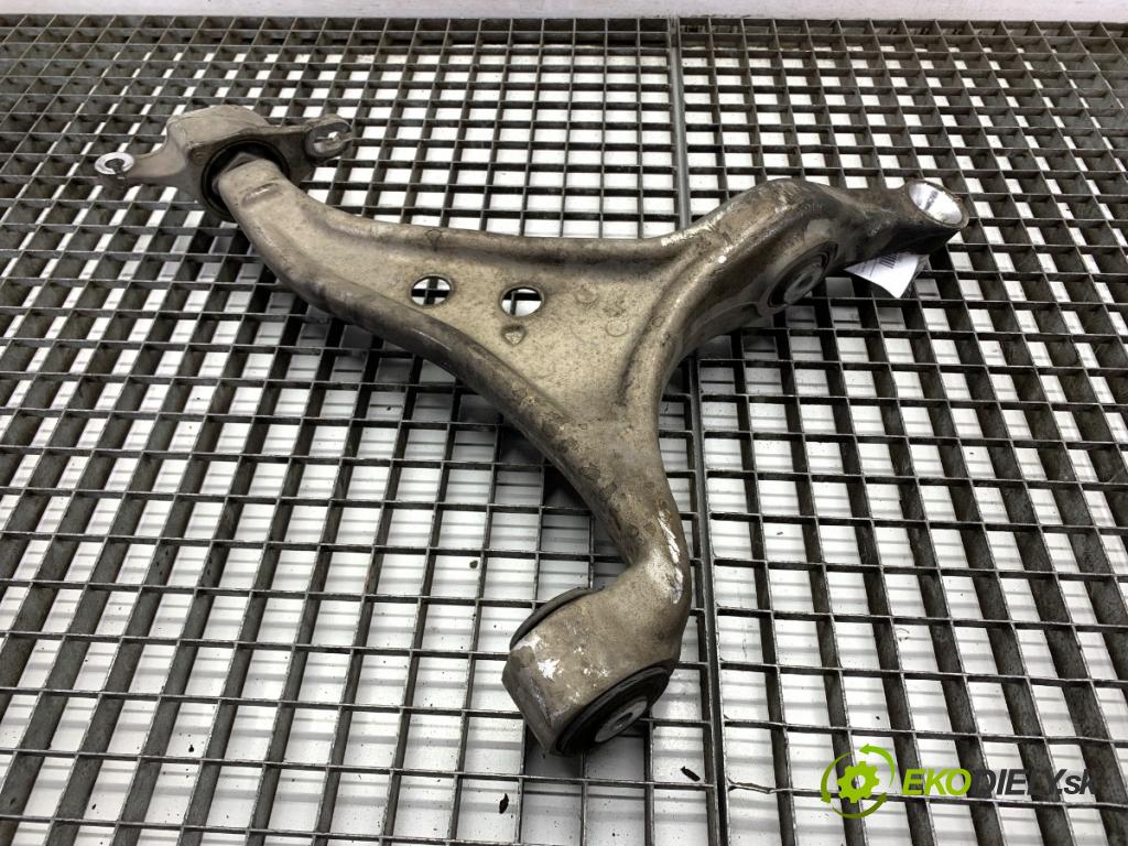 MERCEDES-BENZ W166 SUV 2013 190 kW ML 350 BlueTEC 4-matic (166.024) 2987 rameno pravý přední část