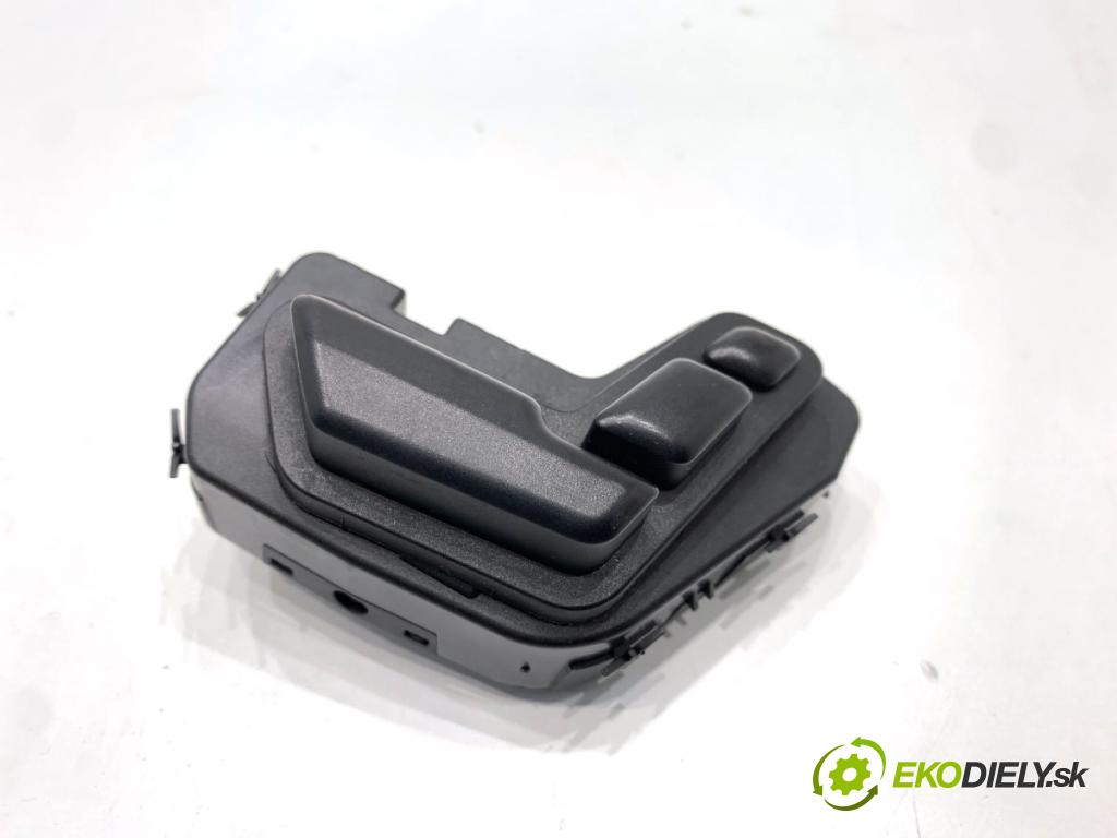 MERCEDES-BENZ W166 SUV 2013 190 kW ML 350 BlueTEC 4-matic (166.024) 2987 přepínač sedačky pravý A1669053800