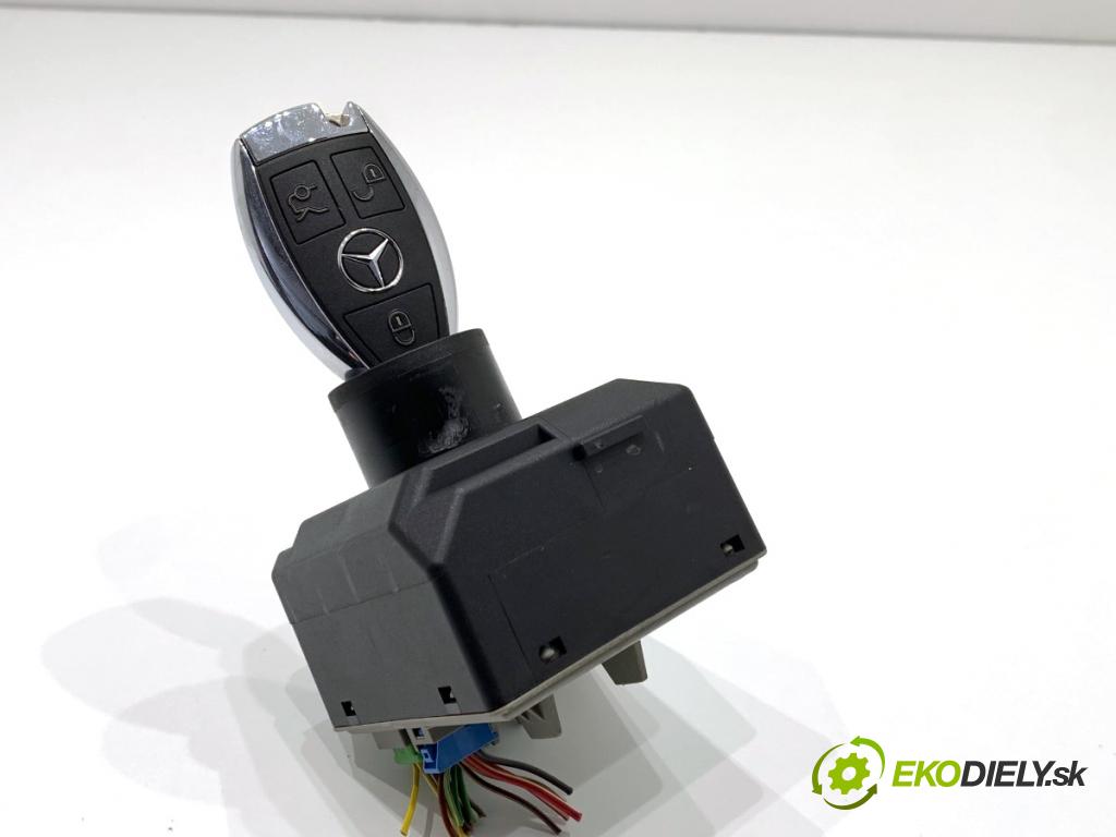 MERCEDES-BENZ W166 SUV 2013 190 kW ML 350 BlueTEC 4-matic (166.024) 2987 spínačka A1669055100 (Spínací skříňka)