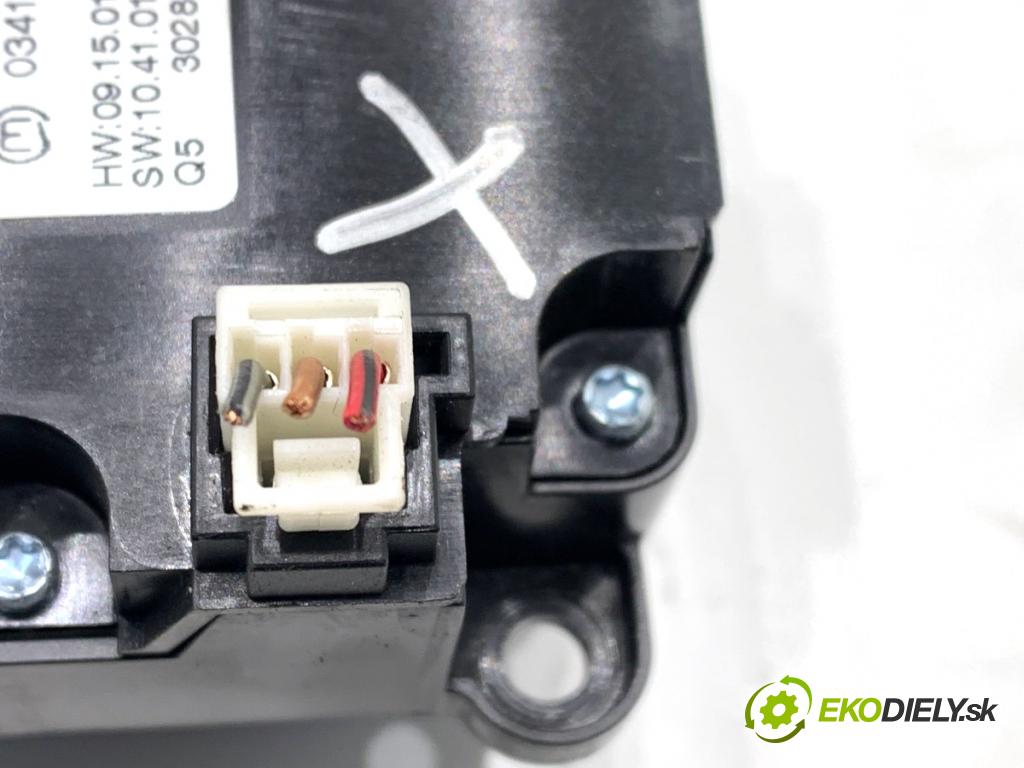 MERCEDES-BENZ W166 SUV 2013 190 kW ML 350 BlueTEC 4-matic (166.024) 2987 SPÍNAČE: Panel DSR A1669051151