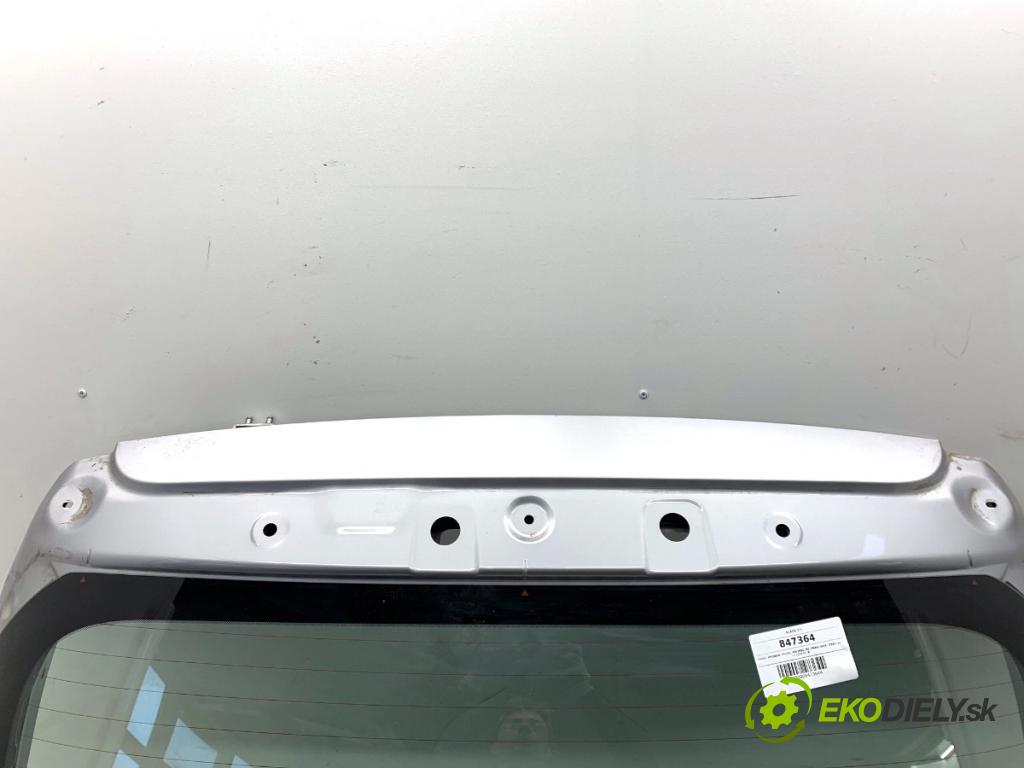 HYUNDAI i30  2024 71 kW 1.5 DPI   (1498 ccm / 71 kW / 97 KM) 1498 kapota zad R2T