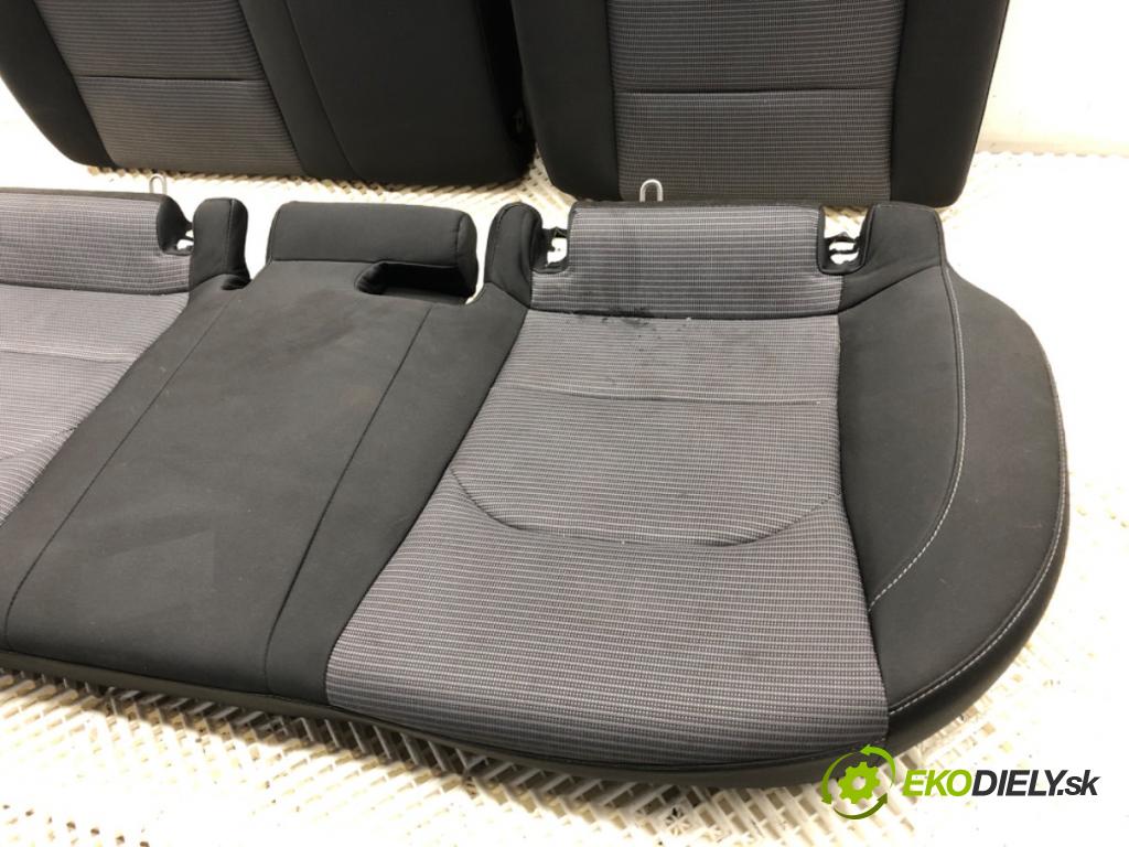 HYUNDAI i30  2024 71 kW 1.5 DPI   (1498 ccm / 71 kW / 97 KM) 1498 sedadlo druhý VLÁDA: