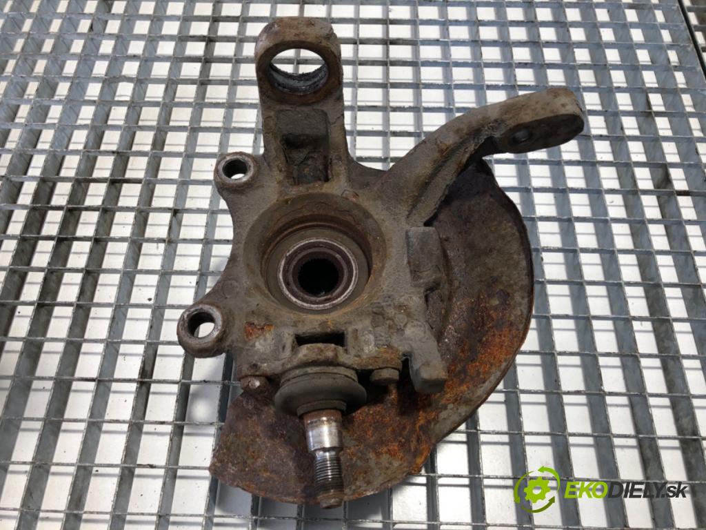 VW TRANSPORTER T4 Autobus 1995 45 kW 1.9 D 1896 náboj pravy predný 