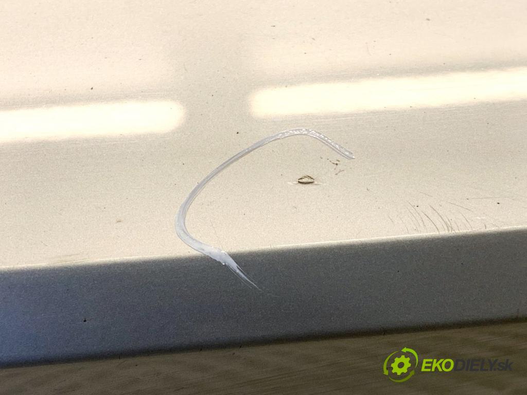 BMW G31 Kombi 2020 140 kW 520 d 1995 Nárazník zad A83 (Kľučka dverí ostatné)