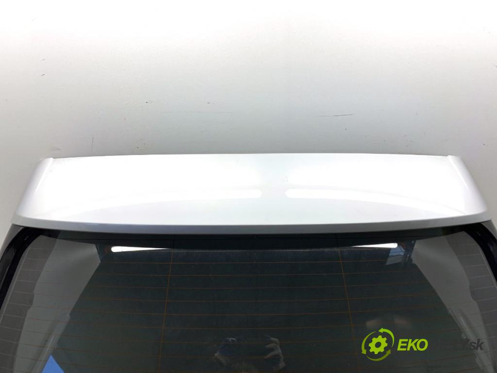 BMW G31 Kombi 2020 140 kW 520 d 1995 kapota zad A83