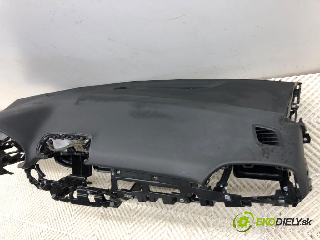 HYUNDAI i30  2024 71 kW 1.5 DPI   (1498 ccm / 71 kW / 97 KM) 1498 palubní doska POLŠTÁŘ: spolujezdce G4845-91100