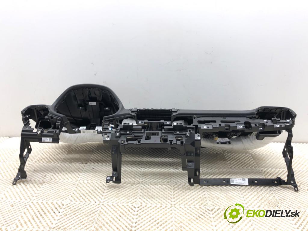 HYUNDAI i30  2024 71 kW 1.5 DPI   (1498 ccm / 71 kW / 97 KM) 1498 palubní doska POLŠTÁŘ: spolujezdce G4845-91100