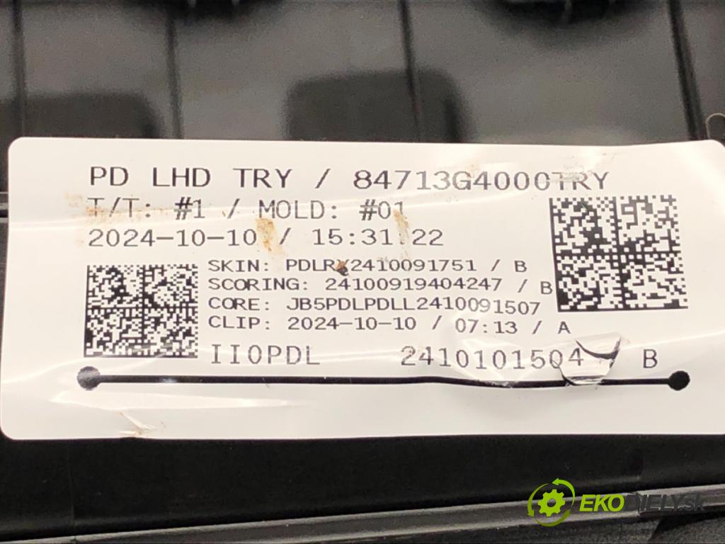 HYUNDAI i30  2024 71 kW 1.5 DPI   (1498 ccm / 71 kW / 97 KM) 1498 palubní doska POLŠTÁŘ: spolujezdce G4845-91100