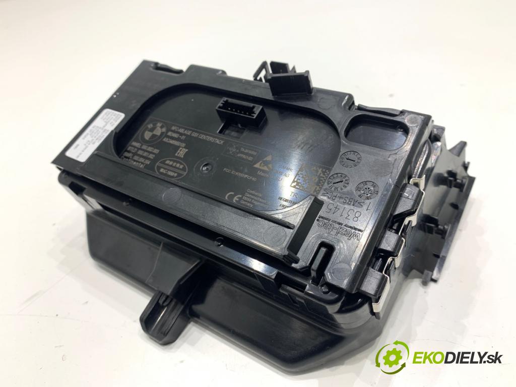 BMW G30 sedan 2022 140 kW 520 d xDrive 1995 NABÍJAČKA: INDUKCIA: 9824663