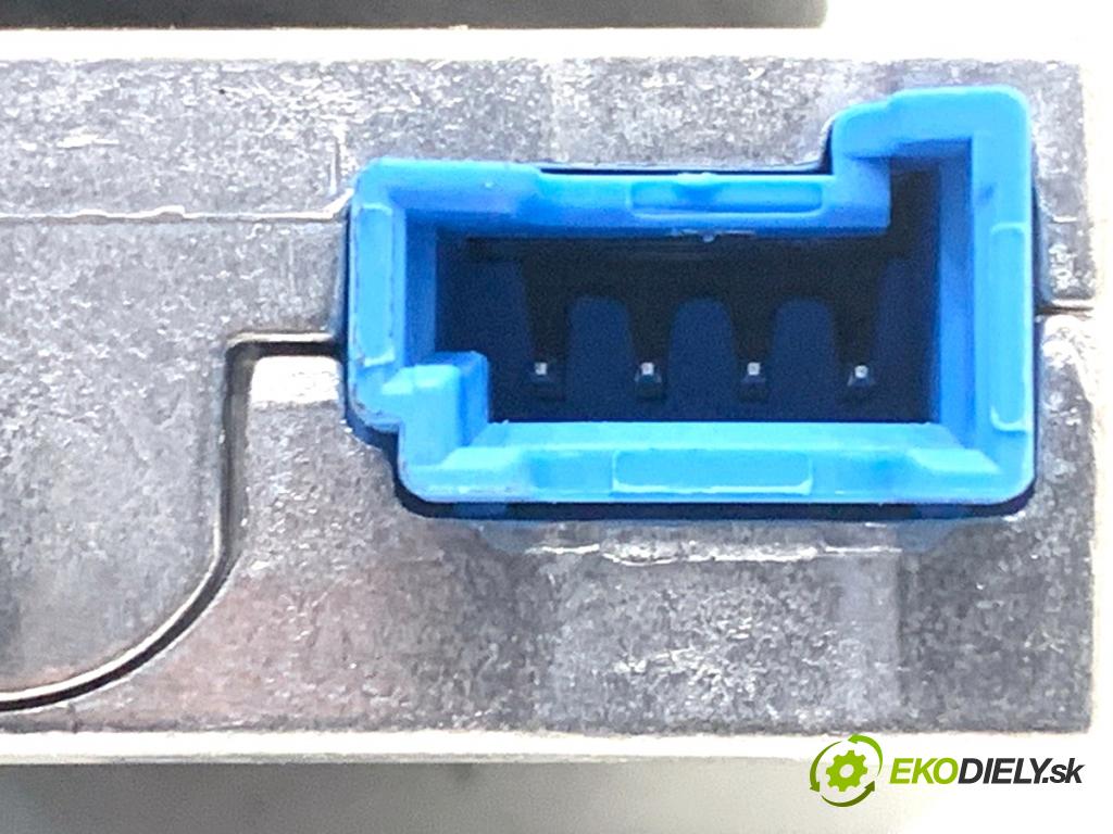 BMW G30 sedan 2022 140 kW 520 d xDrive 1995 HNÍZDO: USB 8711938